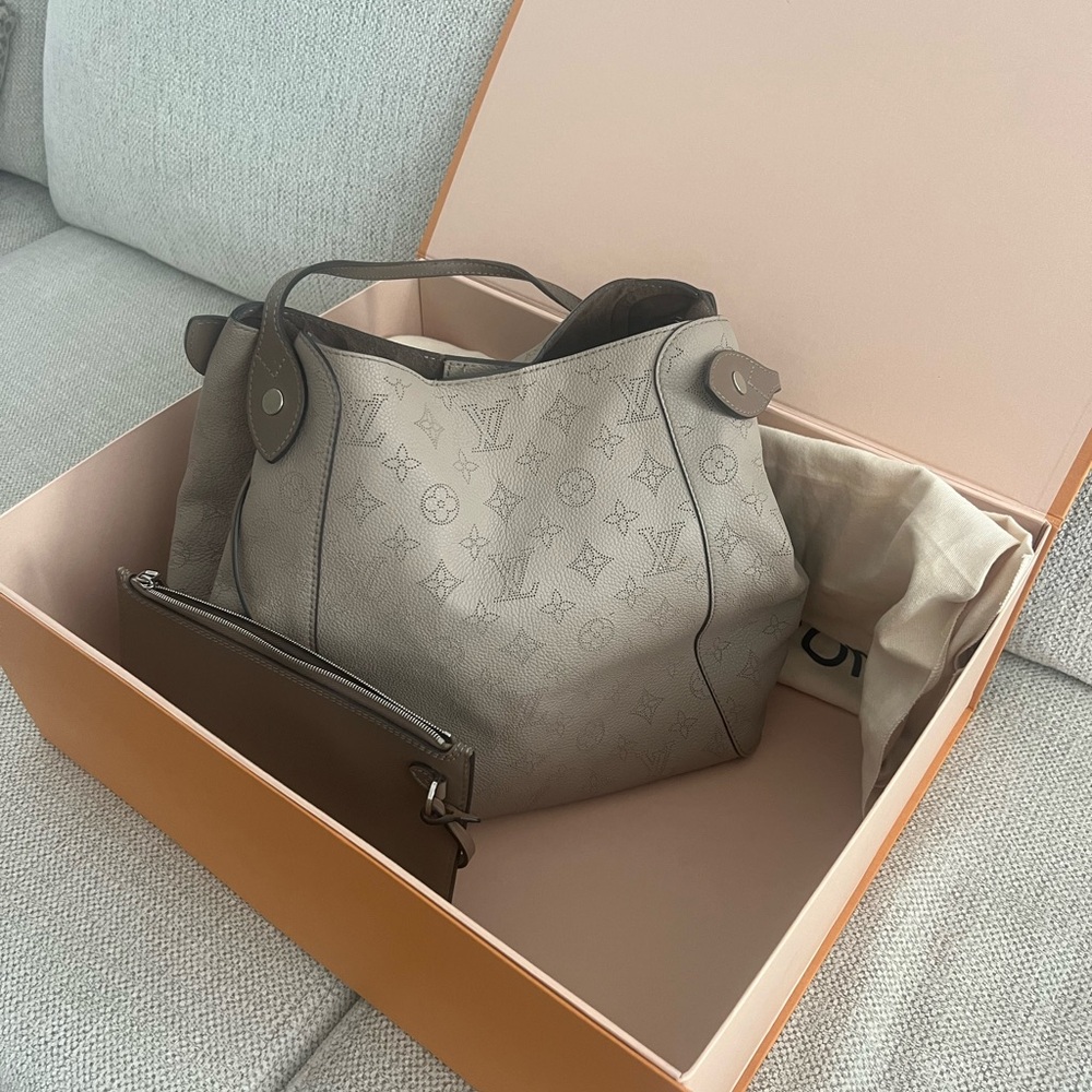 Louis Vuitton Taupe Tote Bag Mahina Collection